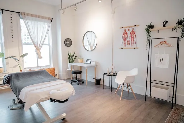 New Moon Massage and Wellness reviews