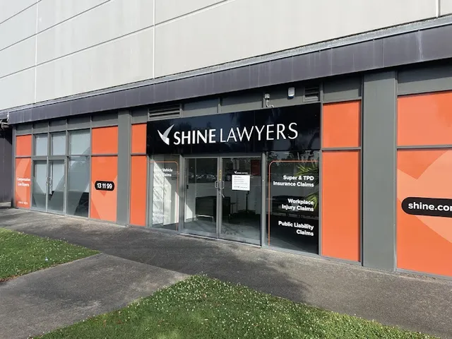 Shine Lawyers Helensvale reviews